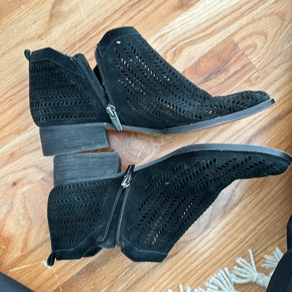 Vince Camuto Black Booties - Picture 3 of 8
